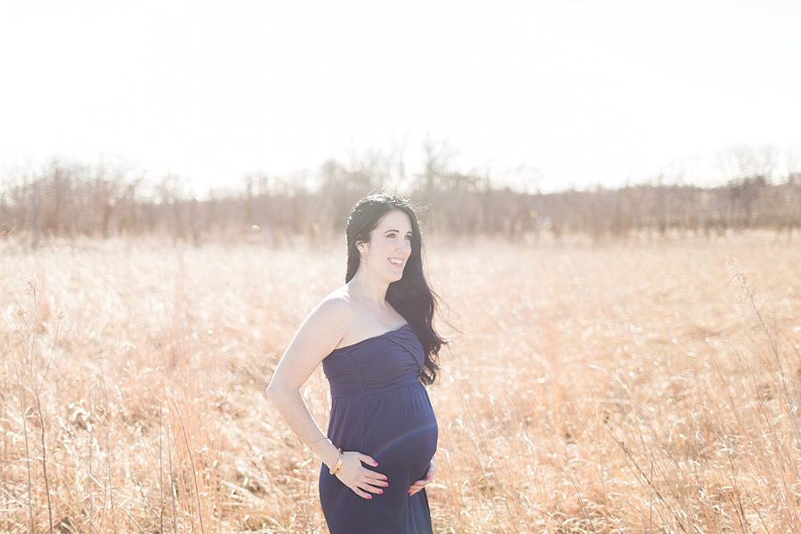 beautiful maternity photos in a field near Chicago_3517