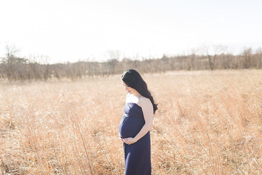 beautiful maternity photos in a field near Chicago_3523