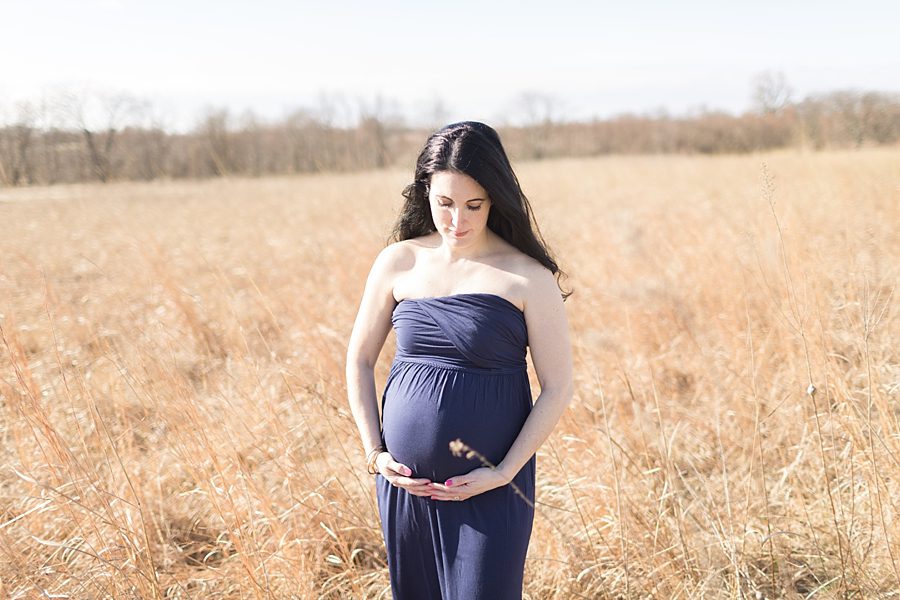 beautiful maternity photos in a field near Chicago_3524