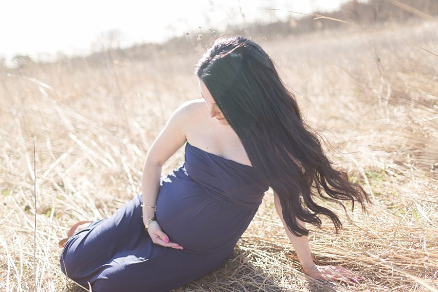 beautiful maternity photos in a field near Chicago_3531