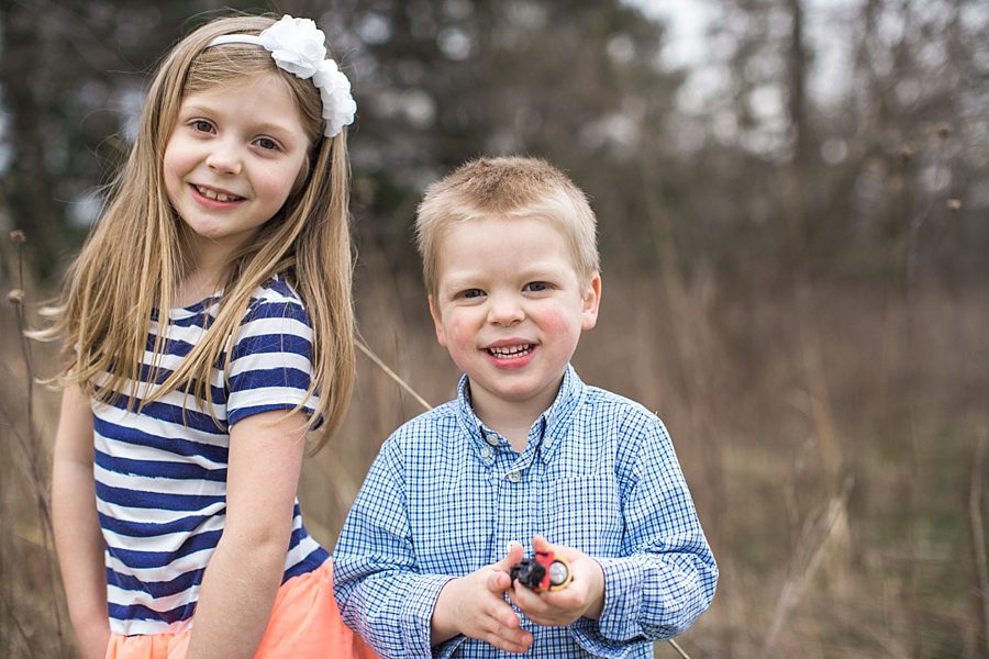 Natural family photographs in Naperville