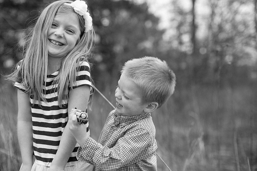 candid and natural family photographs near Chicago 
