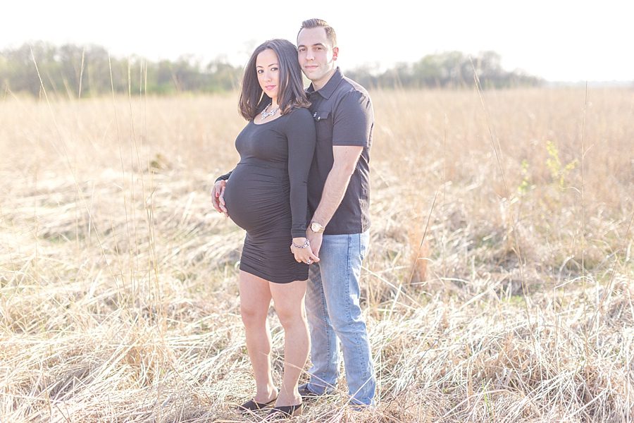 perfect maternity photographs in Naperville 