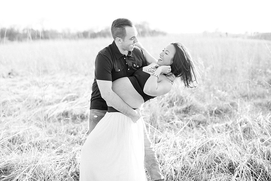 lifestyle maternity photographs in naperville 