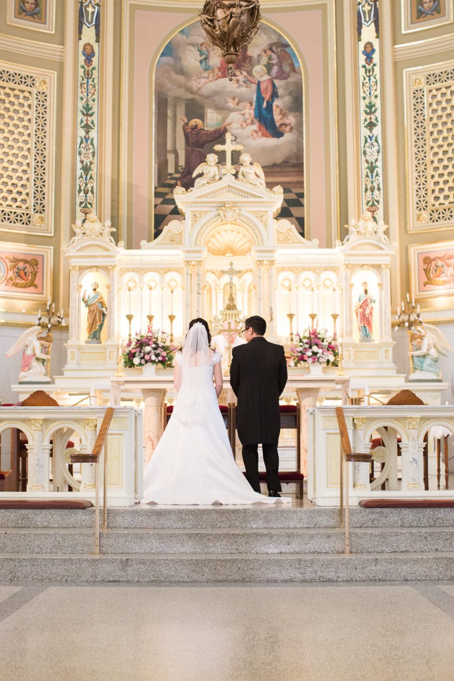 wedding-of-st-marys-of-the-angels-in-chicago_4957