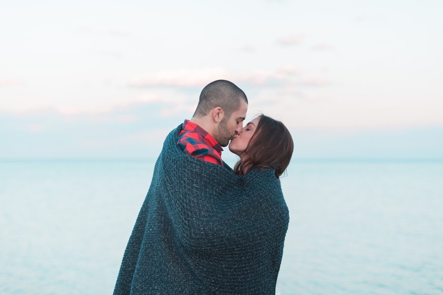 beach engagement photographs in Chicago_6290