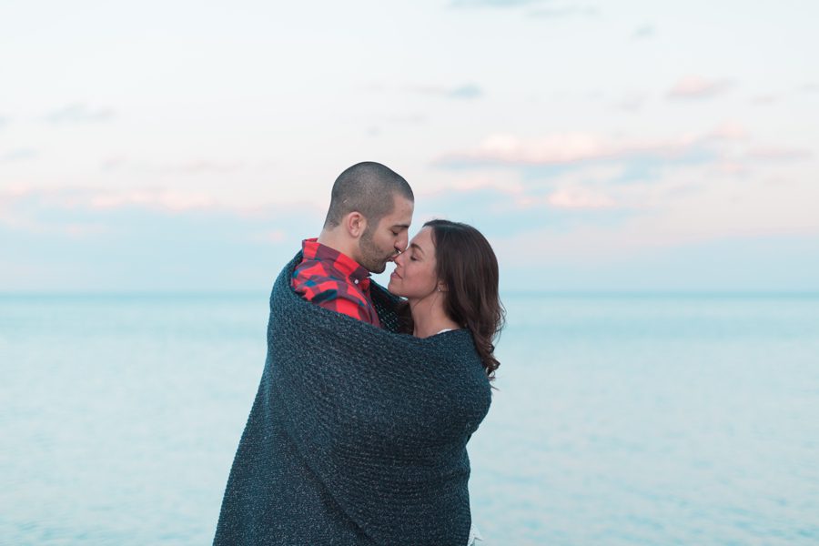 beach engagement photographs in Chicago_6292