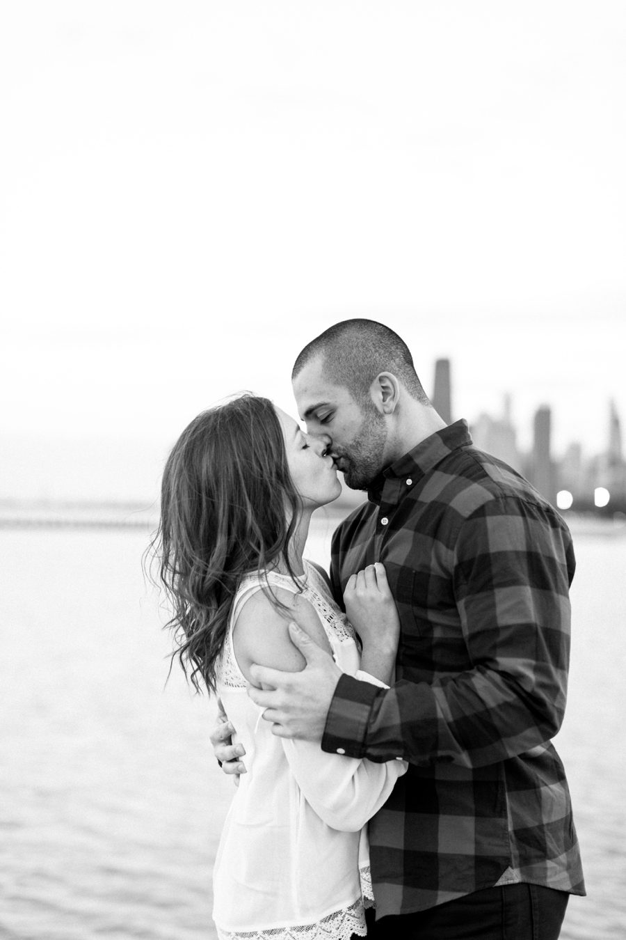 beach engagement photographs in Chicago_6298