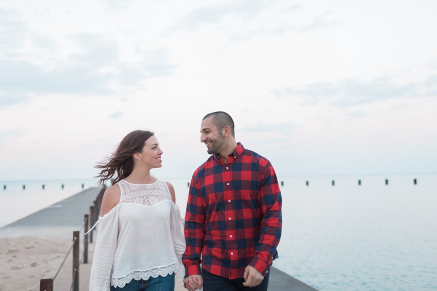 beach engagement photographs in Chicago_6300